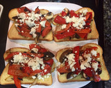 Foto del paso 3 de la receta: Sándwich de hongos cremini, queso y vegetales