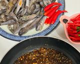 Hình bước làm 2 của món Cá Bống Đồng Kho Cay
