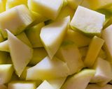 A picture of step 1 of Kairi tangy chutney.