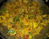 पत्ता गोभी और आलू की सब्जी (Patta gobhi aur aloo ki sabzi recipe in Hindi) रेसिपी चरण 3 फोटो