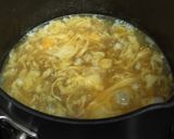 รูปขั้นตอนการทำที่ 7 ของ ซุปไก่-ไข่หยอด (Chicken Egg Drop Soup)