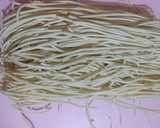ரோட்டுக்கடை எக் நூடுல்ஸ் (Egg noodles recipe in tamil) ரெசிபி ஸ்டேப் 1 புகைப்படம்