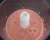 Une image de l'étape 2 de Milk-shake banane-fraise.