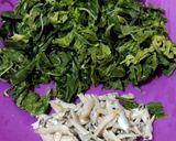 Foto langkah ke 2 dari resep Tumis Daun Singkong Pepaya Teri.