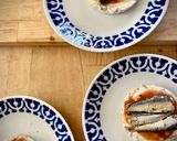 Foto del paso 1 de la receta Tosta de sardinillas con mermelada dulce de tomate y alcaparrones