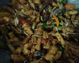 Foto langkah ke 4 dari resep Tumis tongkol bumbu belacan.