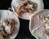 Foto del paso 3 de la receta: Quesadillas de cáscaras de papa