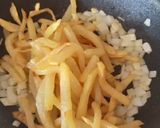 Foto del paso 3 de la receta: Revuelto de patatas fritas