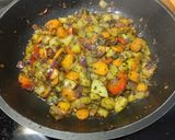 Foto del paso 3 de la receta: Salsa de verduras con pasta de lentejas rojas