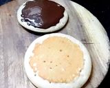 A picture of step 3 of Sandwich Nutella dora cake.
