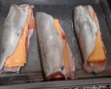 Foto del paso 3 de la receta: Truchas al horno con jamón serrano y queso