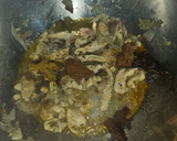 Foto del paso 4 de la receta: Arroz con pasta de curry amarillo y pollo