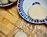 Foto del paso 2 de la receta: Arepa colombiana con aguacate y bonito