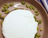 A picture of step 4 of Yogurt Cheese or Labneh.