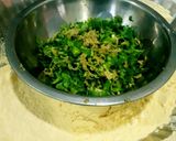 A picture of step 1 of Methi ke pakode.