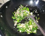 Foto langkah ke 1 dari resep Tongkol Suir Cabai Hijau.