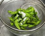 A picture of step 1 of Make Edamame in the Microwave!.