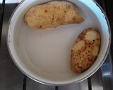 Foto del paso 1 de la receta: Pechuga de pollo rellena con papas aplastada❤
