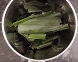 A picture of step 2 of Pandan coconut milk rice.