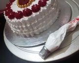 રેડ વેલવેટ ફ્રેશ ક્રીમ કેક (Red Velvet Fresh Cream Cake Recipe In Gujarati) રેસીપી સ્ટેપ9ફોટો