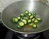 करैला का भुजिया (kerala ka bhujiya recipe in Hindi) रेसिपी चरण 3 फोटो