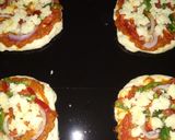 A picture of step 7 of Mini pizzas.