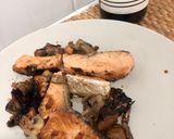 Foto del paso 5 de la receta: Salmón con cebolla y portobellos