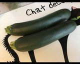 Une image de l'étape 2 de Salade de courgettes râpées,scarole et tagetes (sauce curry).