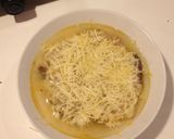 Une image de l'étape 5 de Soupe gratinée à l'oignon.
