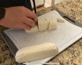 A picture of step 2 of Fine Caprese Salad.