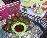A picture of step 3 of Chicken capsichezz balls.