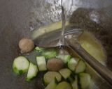 Foto langkah ke 3 dari resep Bening oyong bakso soun.