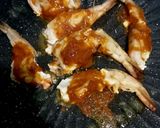 Foto langkah ke 4 dari resep Udang Bakar dan Nasi Daun Jeruk.