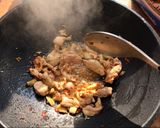 รูปขั้นตอนการทำที่ 2 ของ กระเพราไก่ไก่ทอด🍗