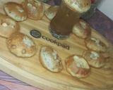 A picture of step 7 of Gol Gappe/Pani Puri.