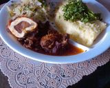 A picture of step 2 of Mashed potatoes with beef stew and steamed cabbages.