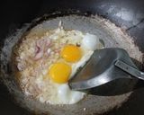 Foto langkah ke 3 dari resep Nasi Goreng Gorengan dengan Sayur Rebus.