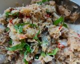 Foto langkah ke 2 dari resep Botok Udang Daun Kunyit.