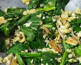 Foto langkah ke 2 dari resep Nasi Goreng Terasi Ikan Asin.