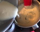 Foto del paso 9 de la receta Tarta rellena de mermelada de fresa y cobertura de chocolate blanco