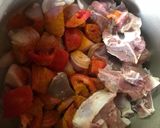 A picture of step 1 of آلو گوشت.