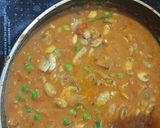 A picture of step 4 of Mushroom curry.