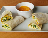 Foto del paso 6 de la receta: Burritos de repollo,espinaca, aguacate con mayonesa de zanahoria