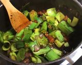 Une image de l'étape 11 de Soupe de légumes au lard et jus d'agneau.