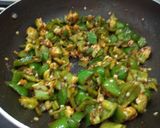 ढोबळी मिरची चा ठेचा (dhobli mirchi cha thecha recipe in marathi) रेसिपी स्टेप 3 फोटो 