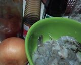 Foto langkah ke 1 dari resep Udang goreng mentega.