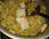 A picture of step 4 of Chicken cheese Maggie.