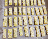 Foto langkah ke 5 dari resep Kastengel Keju ala Fatmah Bahalwan.