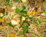 A picture of step 4 of Fried Sphagetti.