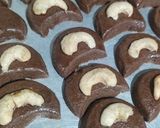 Foto langkah ke 3 dari resep Adonan cookies untuk dua macam.